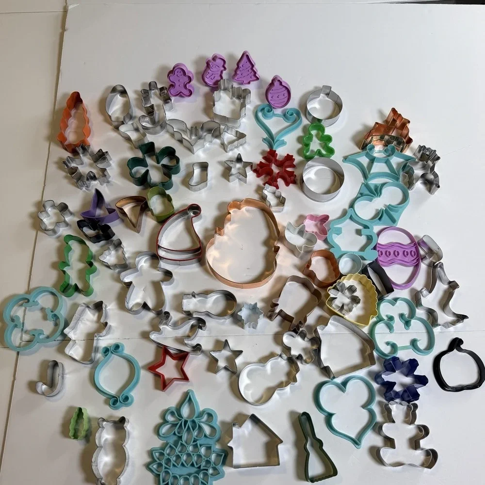 Vintage Cookie Cutters Lot of over 50 Aluminum & Plastic Various Shapes‎